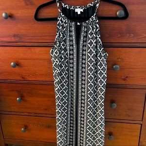 Geometric flower dress with keyhole front